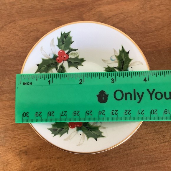 Royal Grafton England Demitasse Small Tea Cup & Saucer The Danbury Mint Holly - Picture 10 of 12